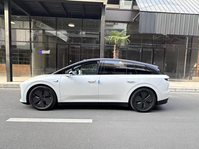 理想汽车 理想i6 2025 汽车图片 #4