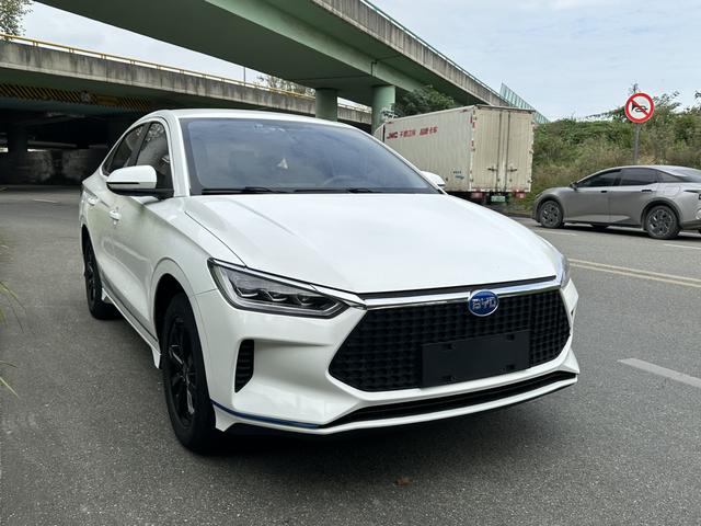 BYD e3 2020 #4 BYD e3 2020 car image #4