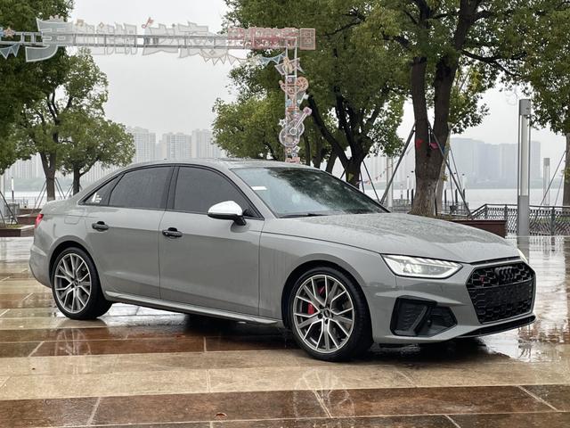 Audi S4 2023 صورة سيارة #4