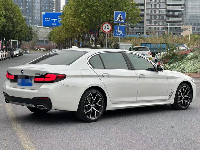 BMW M8 2021 صورة سيارة #4