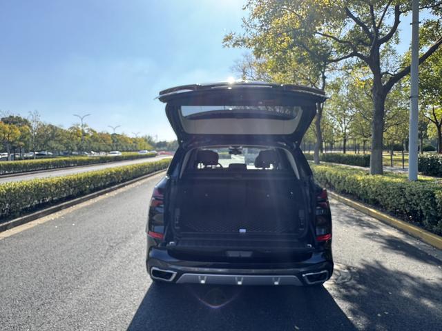 BMW X5 2024 car image #4