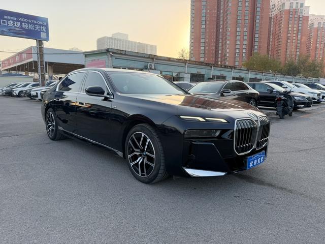 BMW iX M60 2023 car image #4