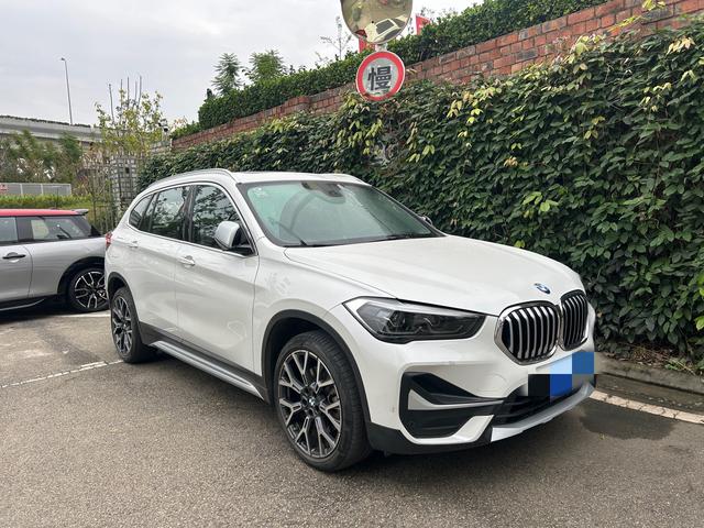 BMW iX M60 2021 #4 BMW iX M60 2021 car image #4