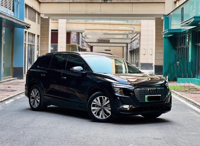 Audi Q5 e-tron 2024 imagem de carro #4