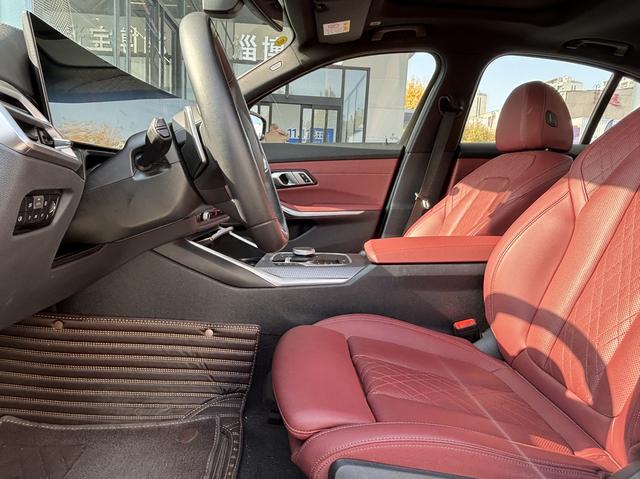 BMW M760Le 2024 #4 BMW M760Le 2024 car image #4