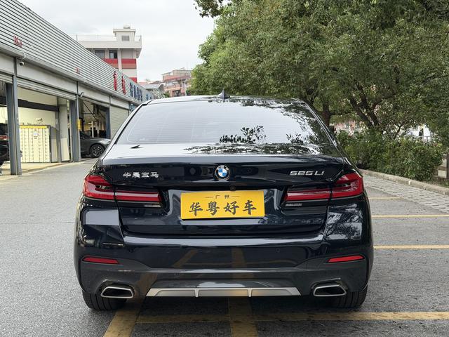 BMW X7 M60i 2022 car image #4