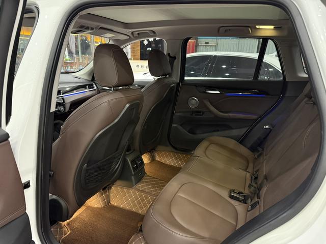 BMW X7 M60i 2021 immagine di auto #4