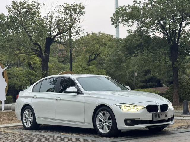 BMW X7 M60i 2016 car image #4