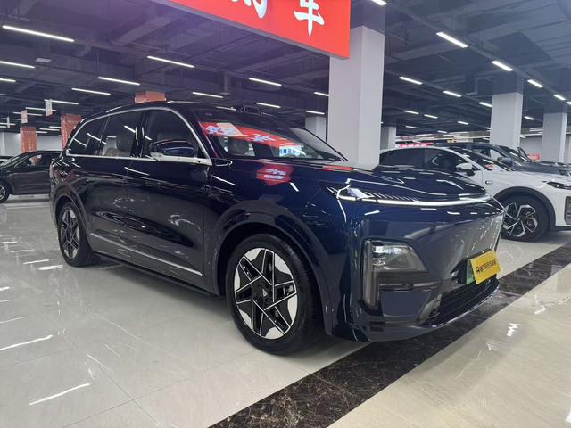 Deepal S09 2025 car image #4