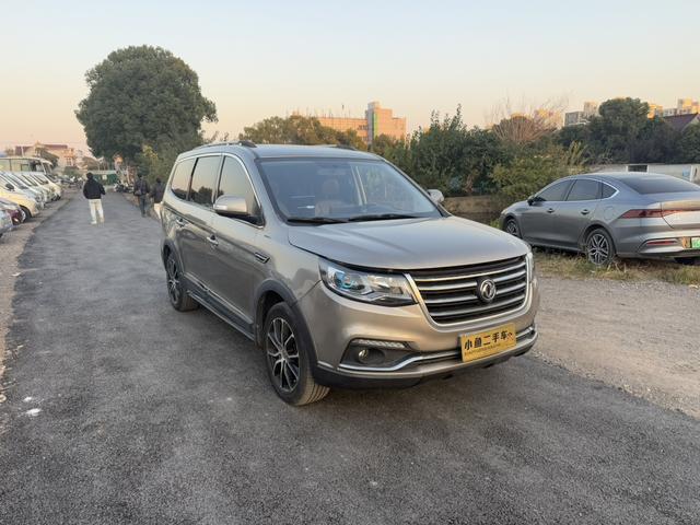 Forthing JOYEAR X6 2017 #4 Forthing JOYEAR X6 2017 car image #4