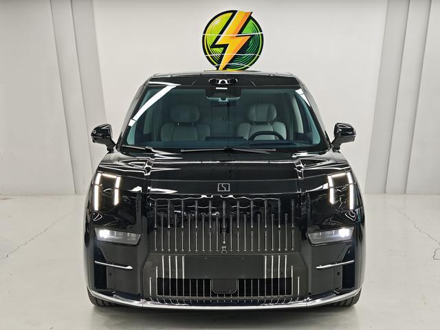 极氪 极氪009 2024 汽车图片 #4