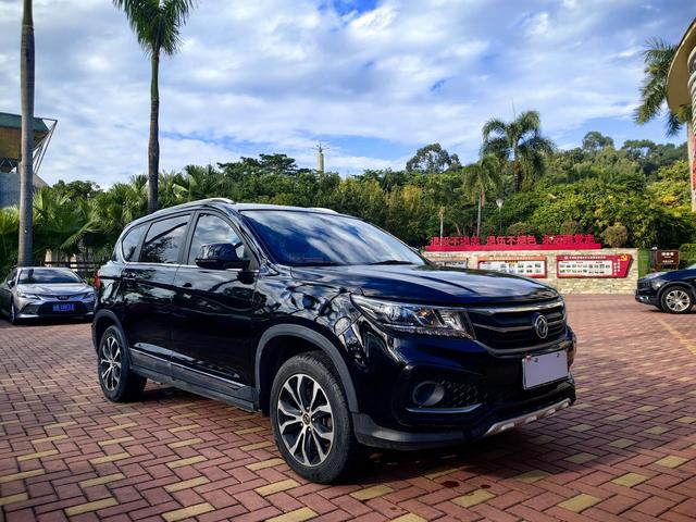 Forthing JOYEAR X5 2018 #4 Forthing JOYEAR X5 2018 car image #4