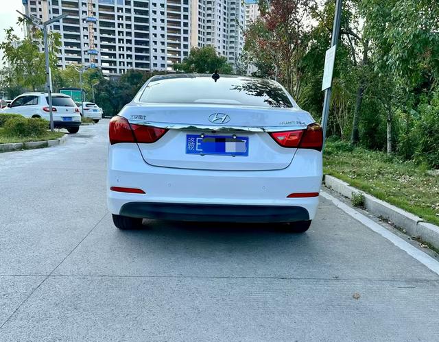 Hyundai Mistra 2016 #4 Hyundai Mistra 2016 car image #4