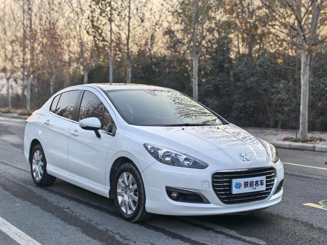 Peugeot 308 2012 #4 Peugeot 308 2012 car image #4