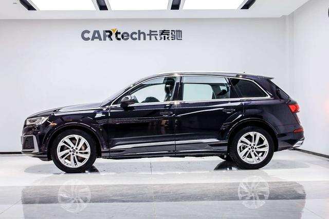 Audi Q7 2021 car image #4