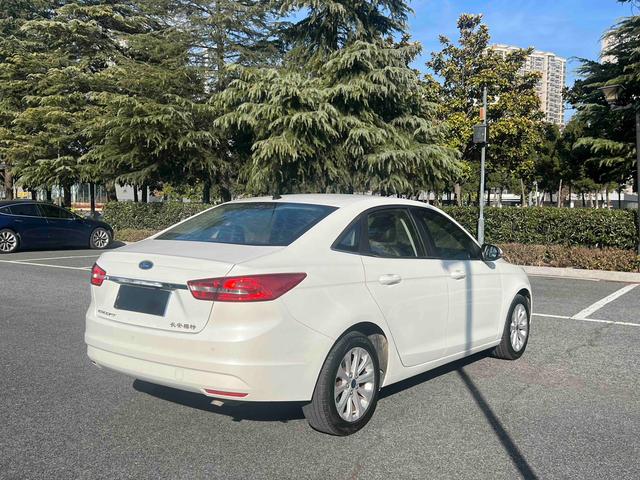 Ford Escort 2016 #4 Ford Escort 2016 car image #4