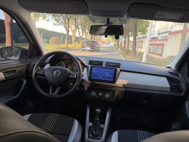 Skoda Fabia 2016 #4 Skoda Fabia 2016 car image #4