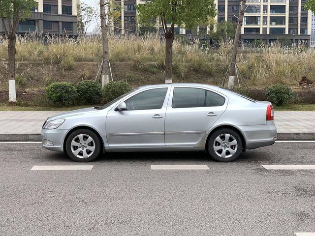 Skoda Octavia 2011 car image #4