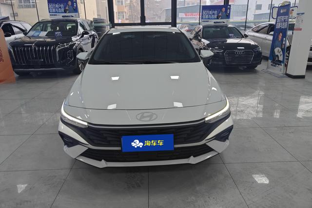 Hyundai Elantra 2025 car image #4