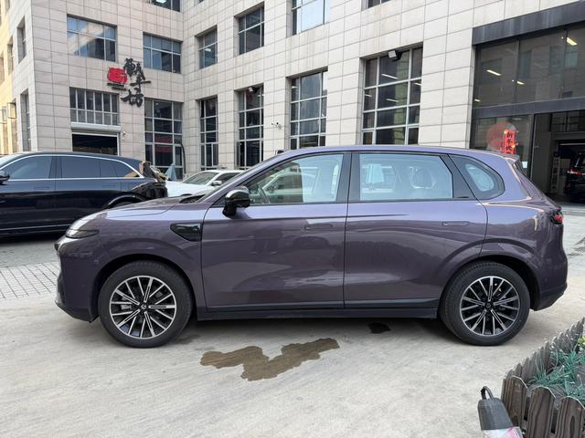 零跑汽车 零跑B10 2025 汽车图片 #4