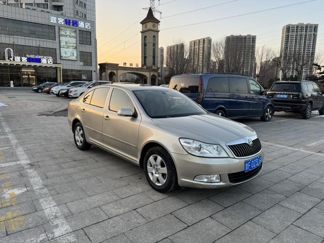 Skoda Octavia 2012 car image #4