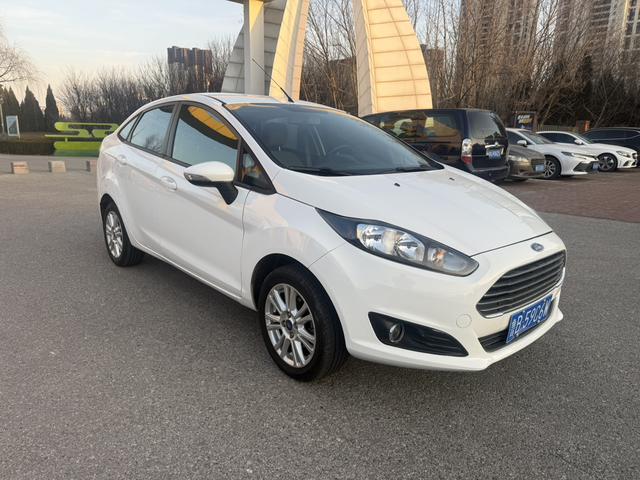 Ford Fiesta 2014 #4 Ford Fiesta 2014 immagine di auto #4
