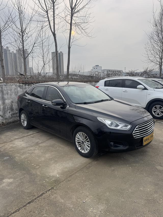 Ford Escort 2015 изображение автомобиля #4