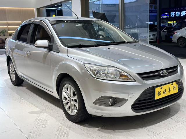 Ford Focus 2013 car image #4