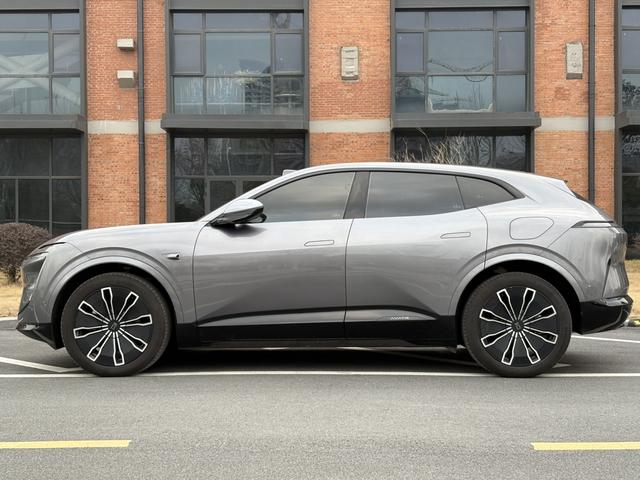 Avatr 2024 car image #4