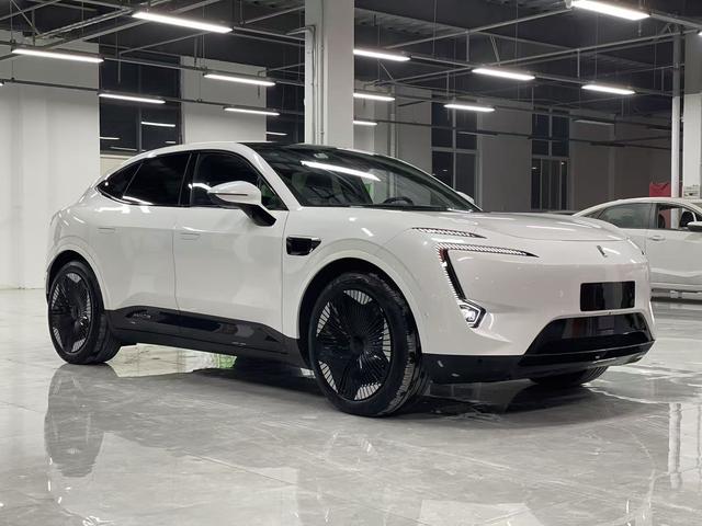 Avatr 11 2023 car image #4