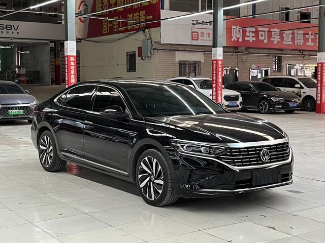 Volkswagen Passat 2021 immagine di auto #4