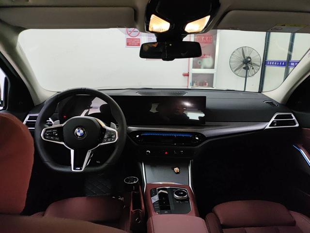 BMW 3 Series 2025 #4 BMW 3 Series 2025 car image #4