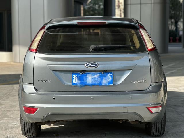 Ford Focus 2009 image de voiture #4