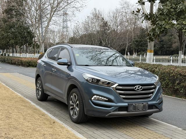 Hyundai Tucson 2015 immagine di auto #4