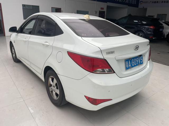 Hyundai Reina 2016 #4 Hyundai Reina 2016 car image #4