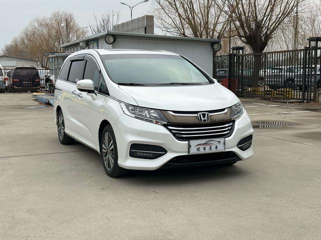 Honda ODYSSEY 2018 صورة سيارة #4