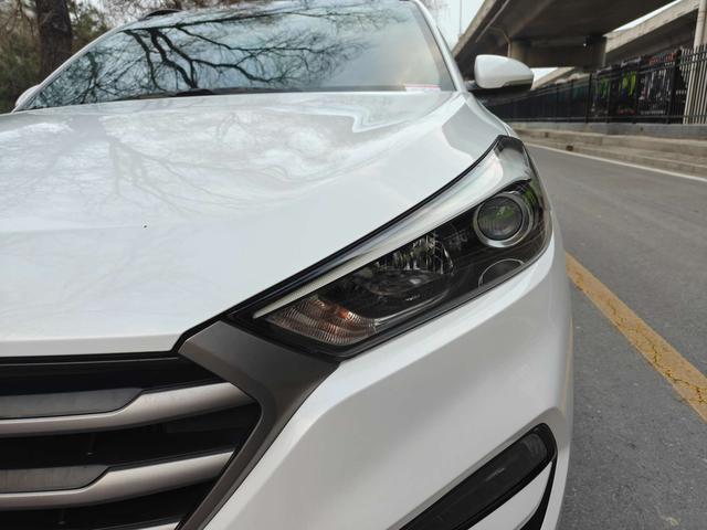 Hyundai Tucson 2016 car image #4