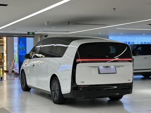 理想汽车 理想MEGA 2025 汽车图片 #4