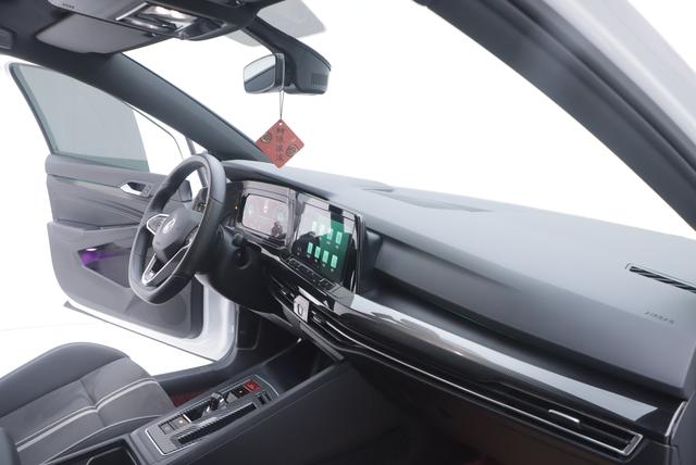 Volkswagen Golf 2023 car image #4
