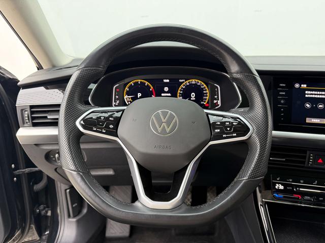 Volkswagen Passat 2023 car image #4