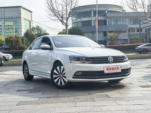 Volkswagen Sagitar 2018 صورة سيارة #4