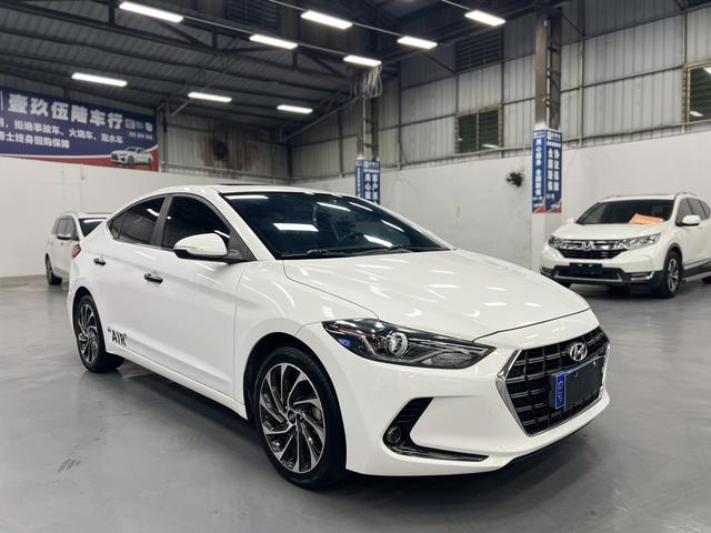 Hyundai Elantra AD 2019 immagine di auto #4