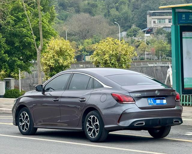 MG 2023 car image #4