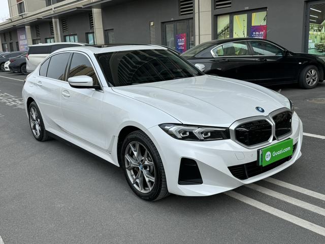 BMW i3 2023 immagine di auto #4