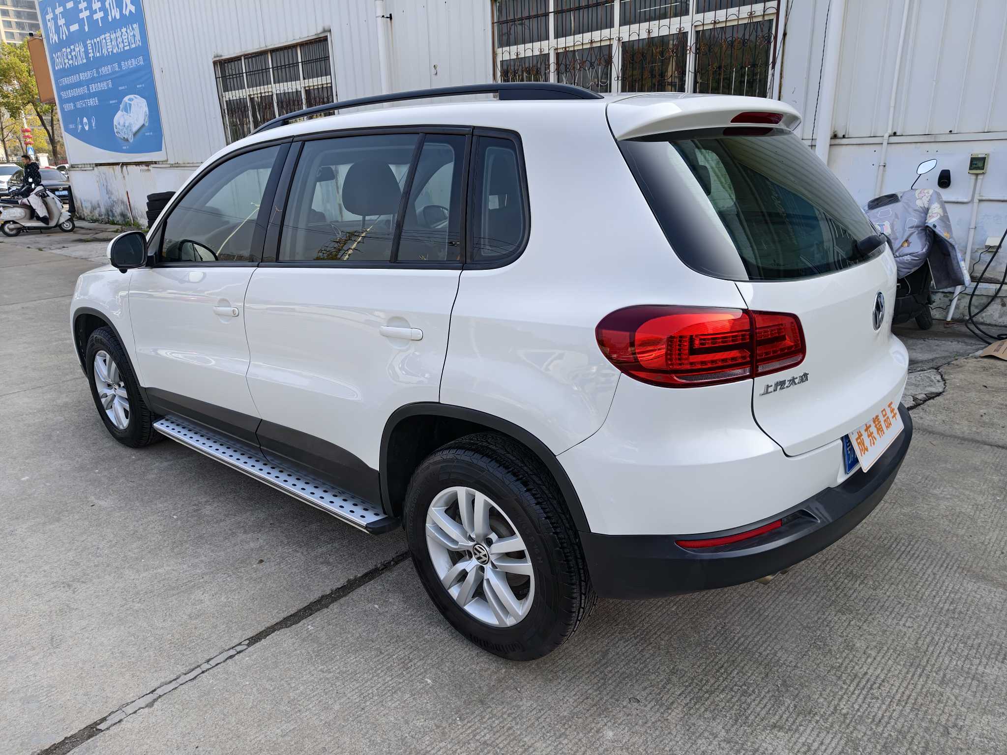 Volkswagen Tiguan 2017 car image #4