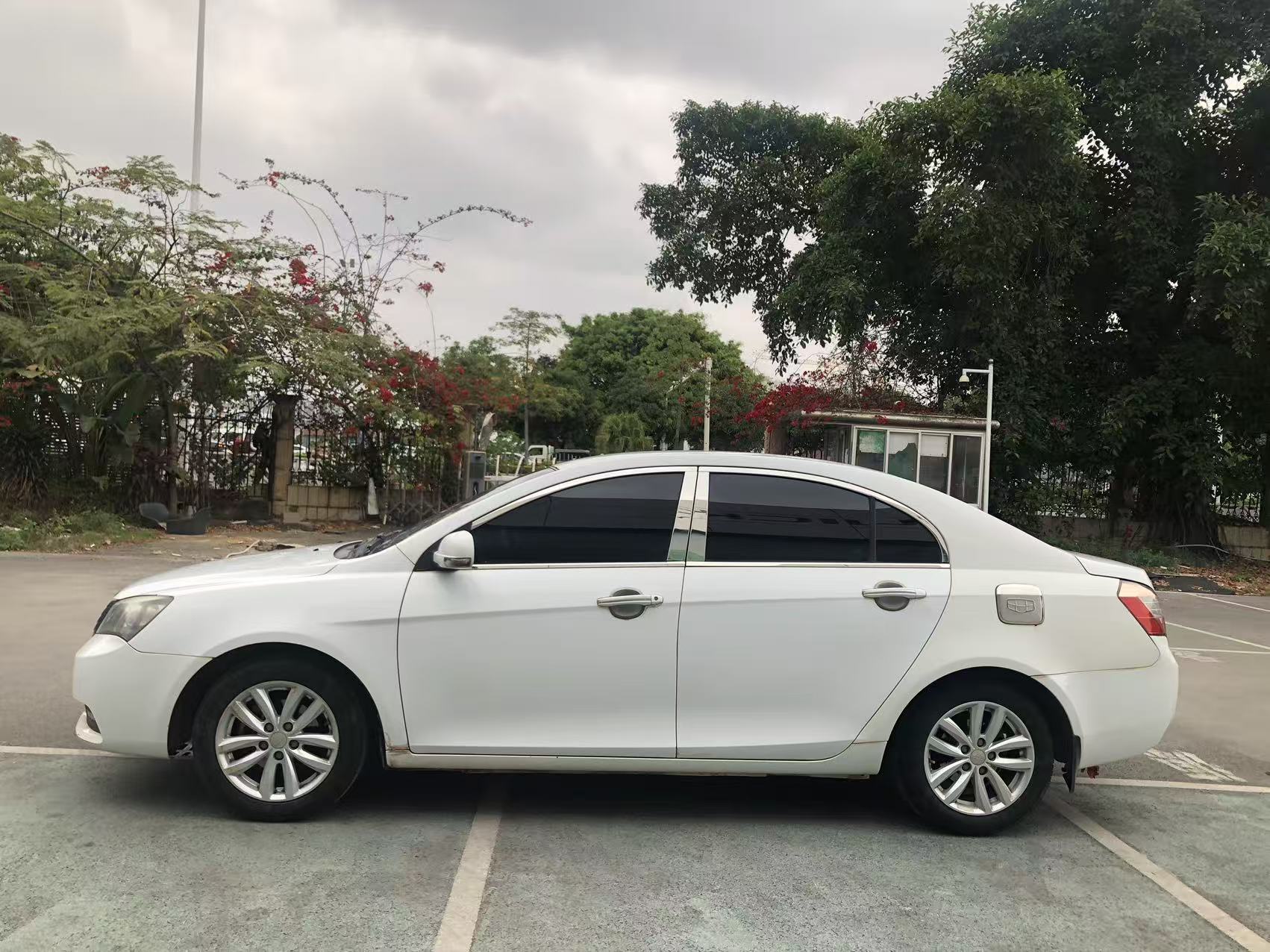 GEELY Emgrand Classic 2013 immagine di auto #4