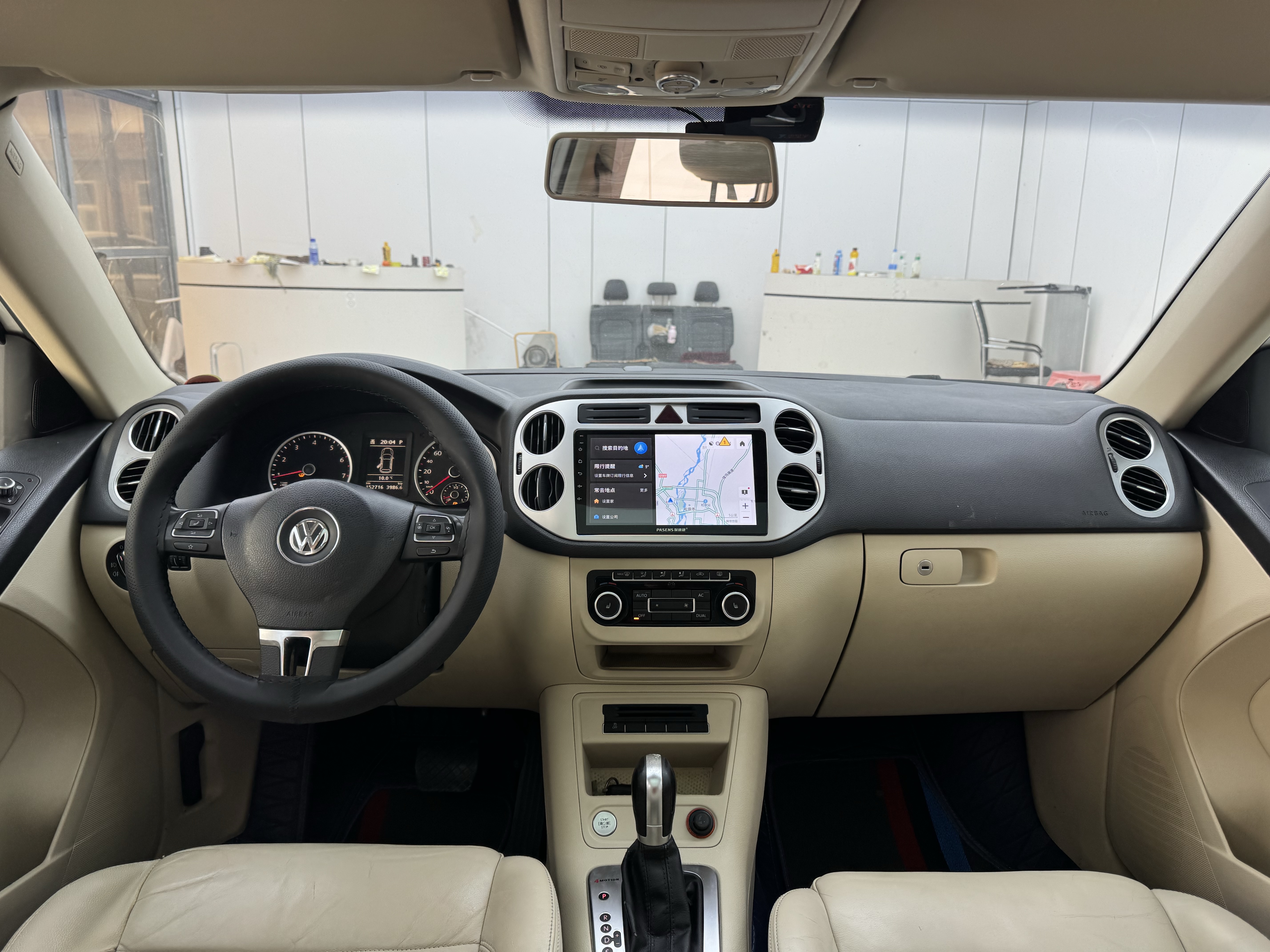 Volkswagen Tiguan 2012 car image #4