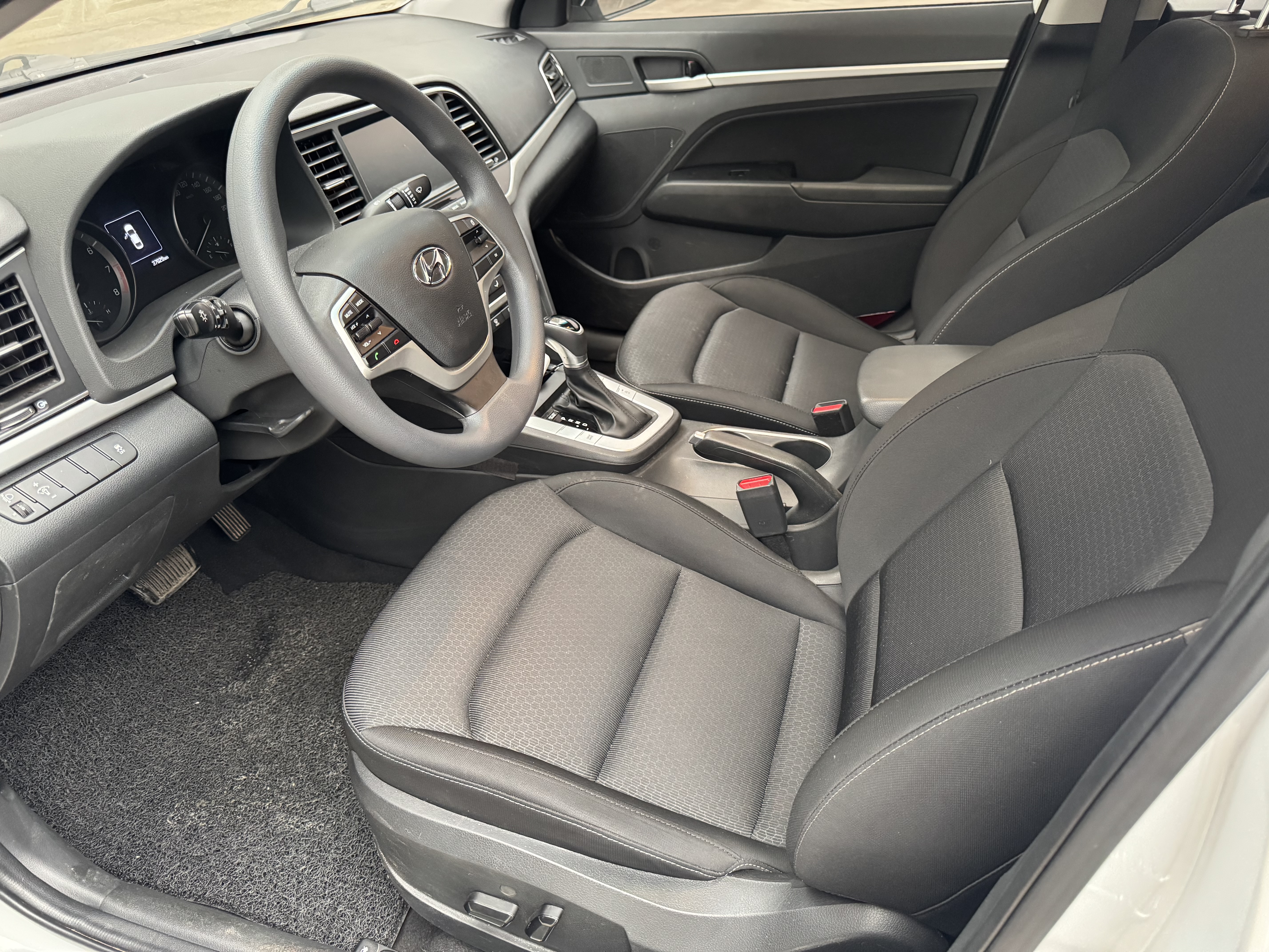 Hyundai Elantra AD 2019 car image #4