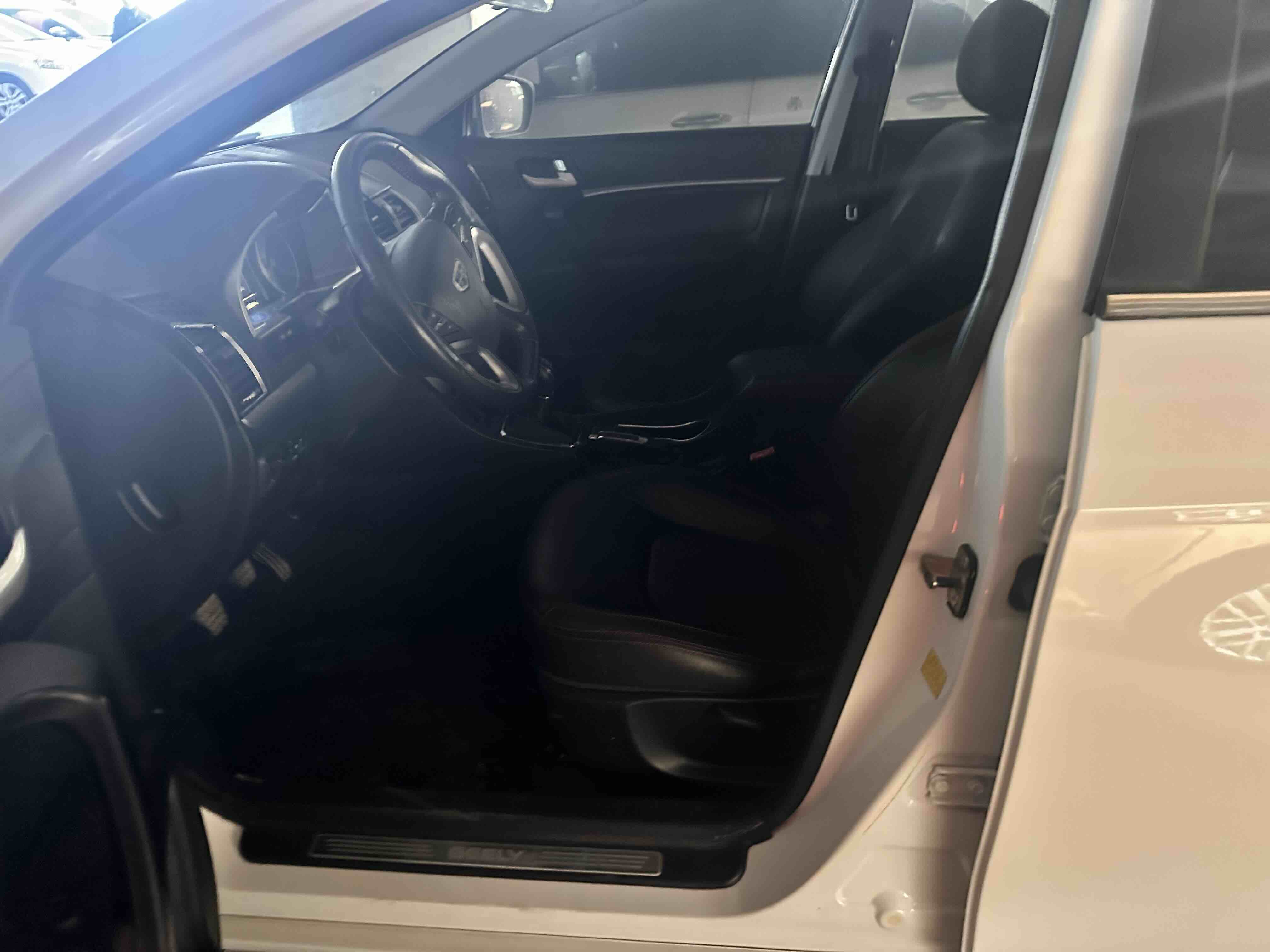 GEELY Emgrand 2014 #4 GEELY Emgrand 2014 car image #4