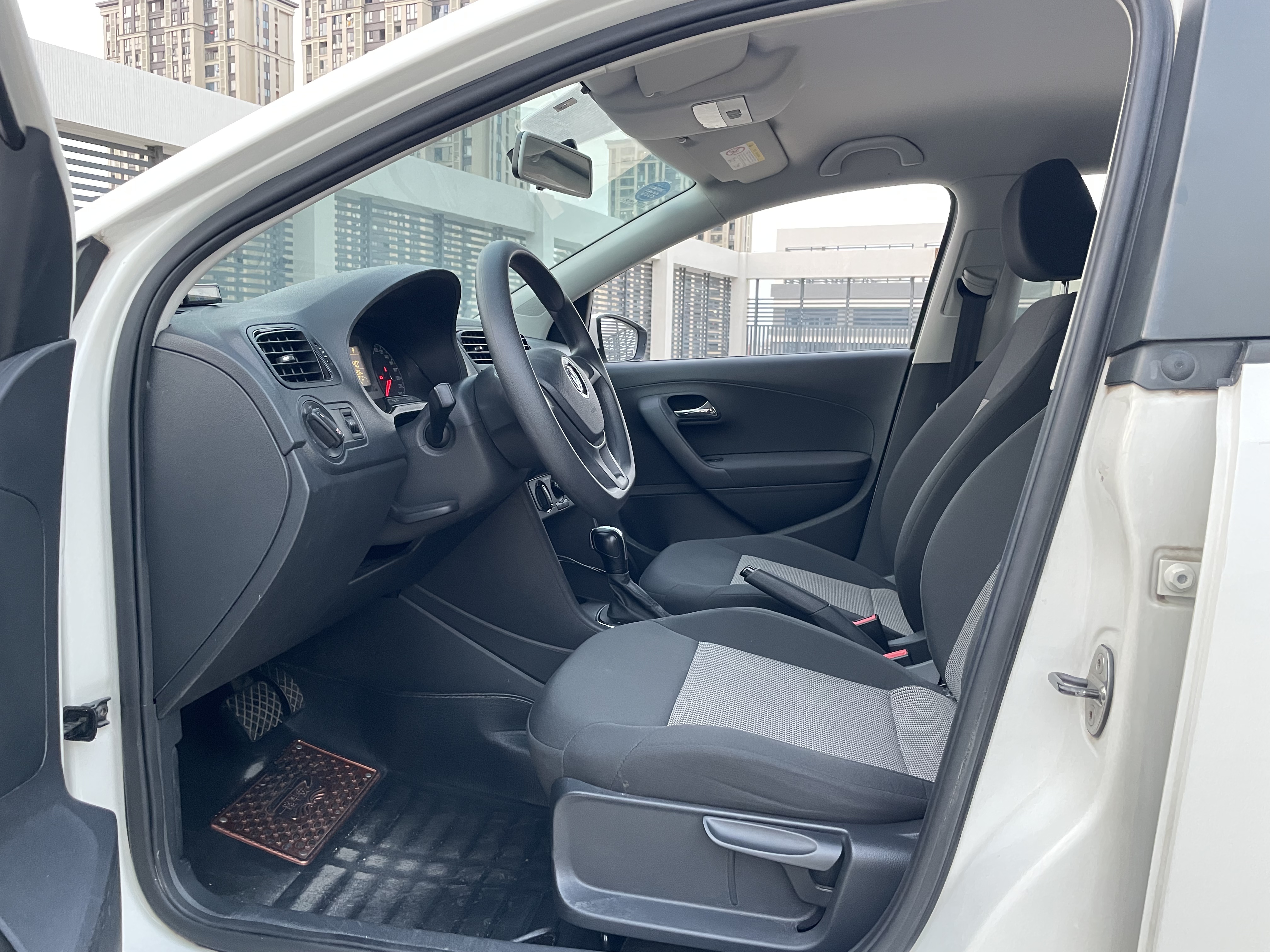 Polo 2018 car image #4